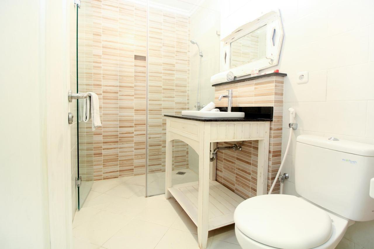 Oyo 204 Blessing Residence Surabaya Exterior foto